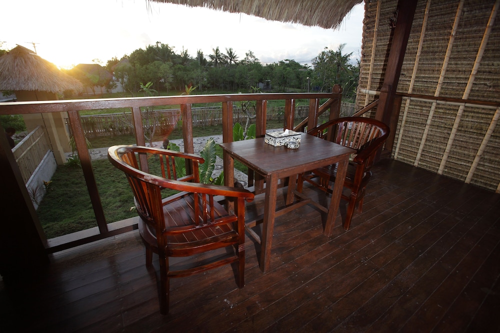 sunset coin lembongan cottage and spa