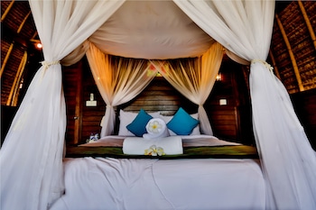 sunset coin lembongan cottage and spa