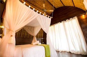 sunset coin lembongan cottage and spa