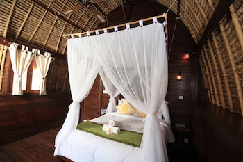 sunset coin lembongan cottage and spa