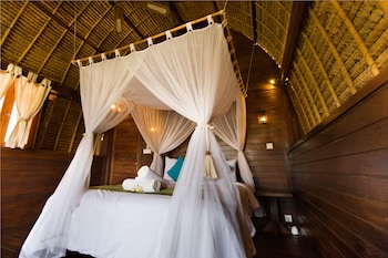 sunset coin lembongan cottage and spa
