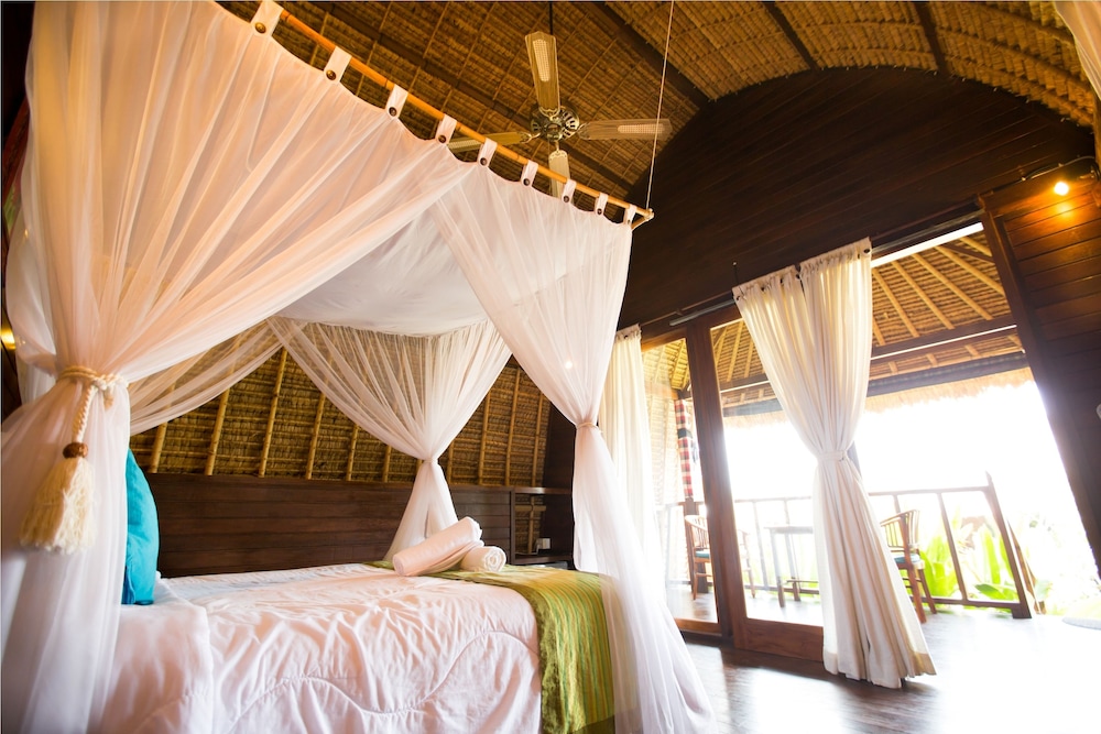 sunset coin lembongan cottage and spa