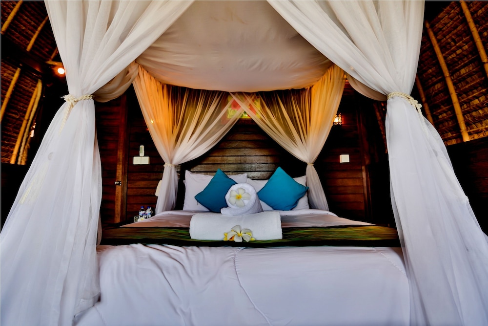 sunset coin lembongan cottage and spa