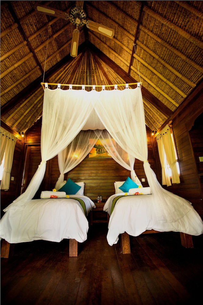 sunset coin lembongan cottage and spa
