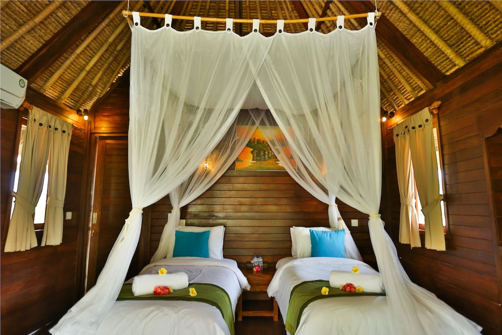 sunset coin lembongan cottage and spa