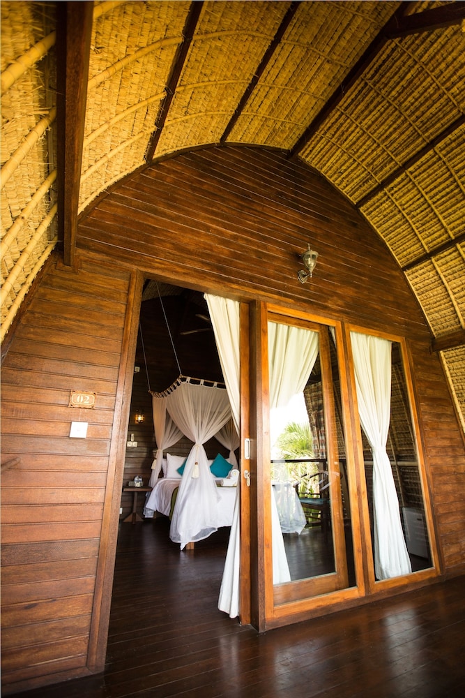 sunset coin lembongan cottage and spa