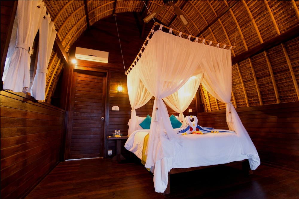 sunset coin lembongan cottage and spa