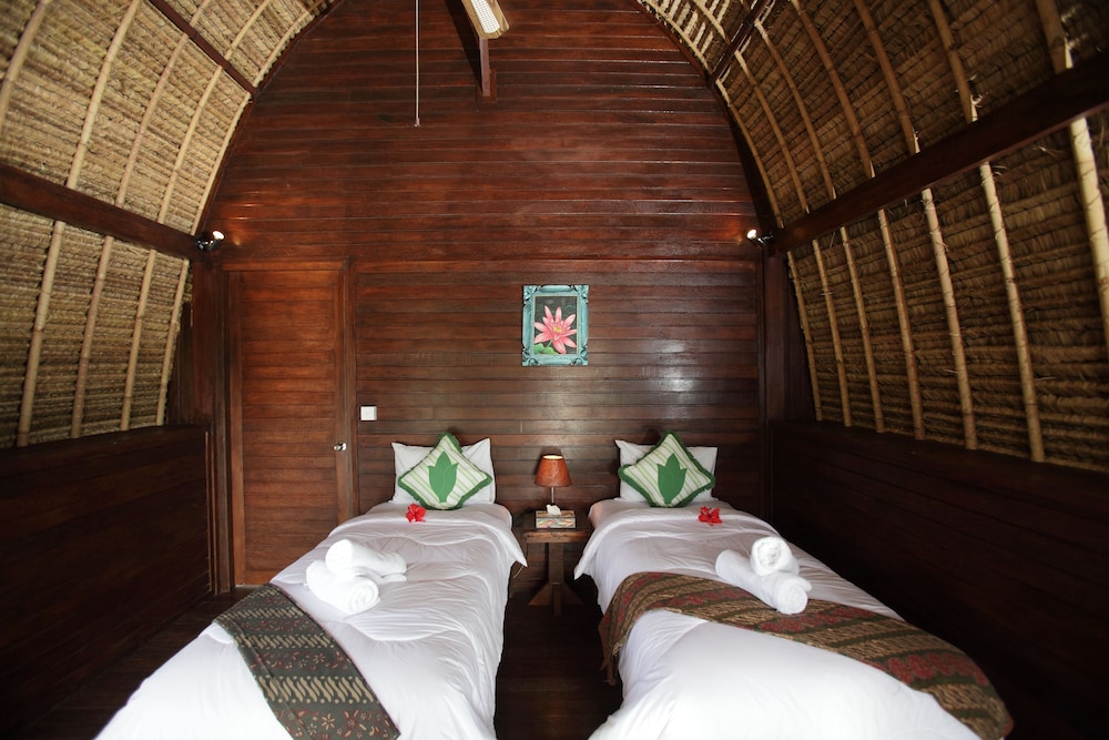 sunset coin lembongan cottage and spa