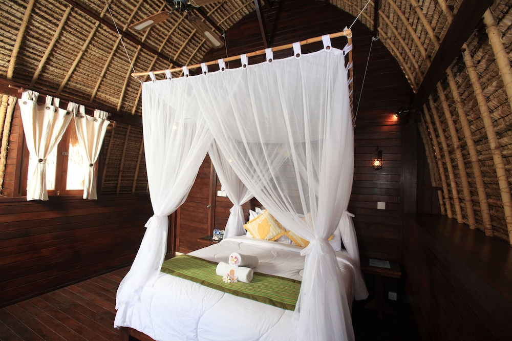 sunset coin lembongan cottage and spa