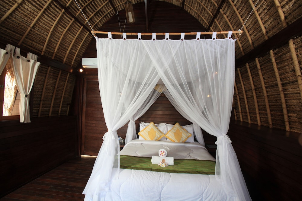 sunset coin lembongan cottage and spa