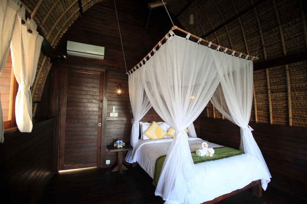 sunset coin lembongan cottage and spa