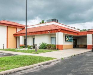 quality inn and suites kansas city i 435n near sports complex