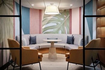 Embassy Suites By Hilton Tampa Downtown Convention Center,Near Tampa Convention Center,4 star