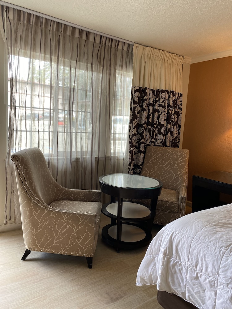budget inn at the heavenly gondola