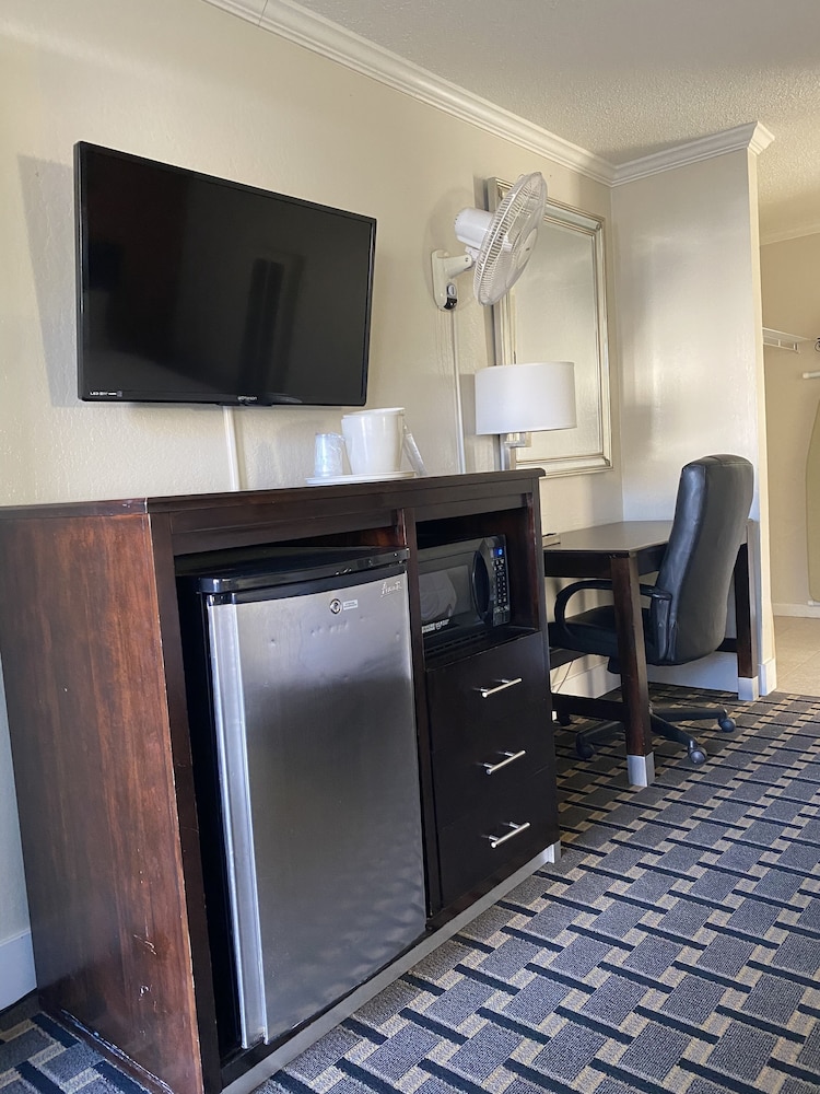 budget inn at the heavenly gondola