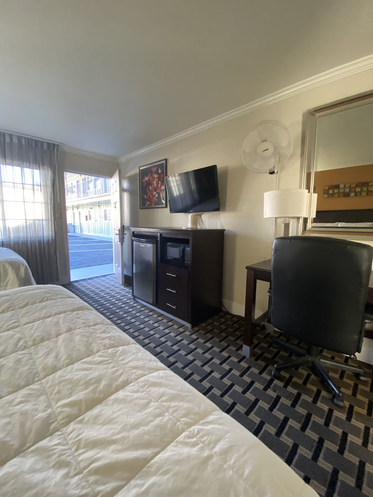 Budget Inn At The Heavenly Gondola,South Lake Tahoe>>Lake Tahoe,2 star