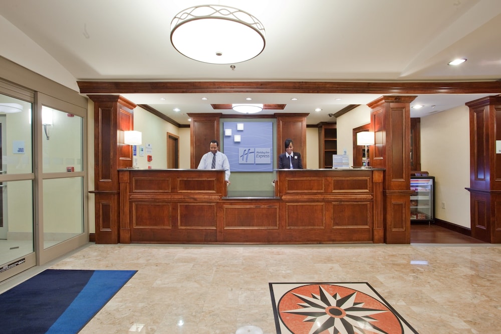 holiday inn express hotel and suites fredericksburg by ihg