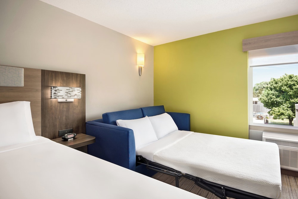 holiday inn express hotel and suites fredericksburg by ihg
