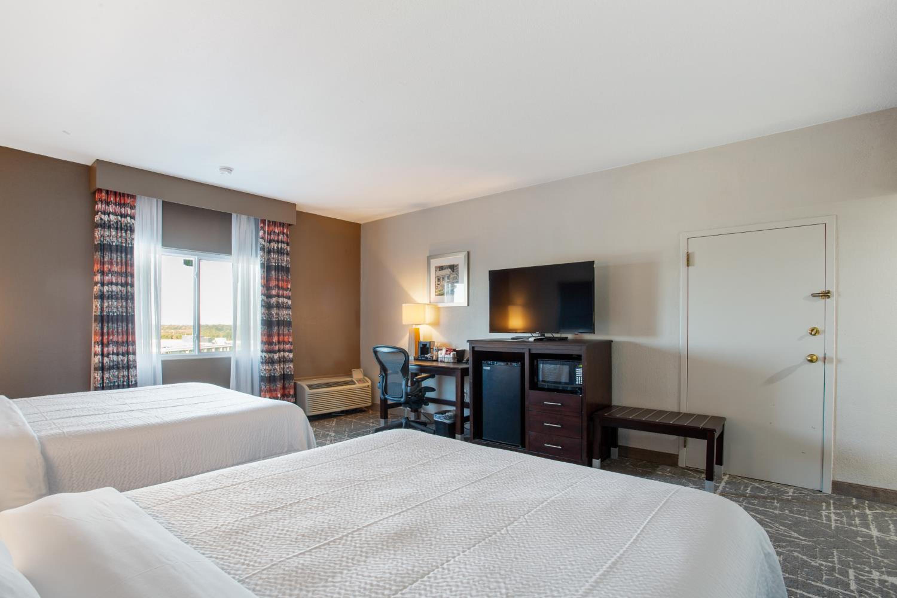 holiday inn express hotel and suites fredericksburg by ihg