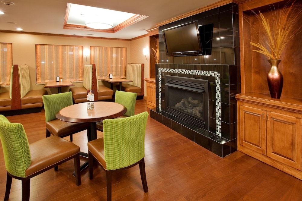holiday inn express hotel and suites fredericksburg by ihg