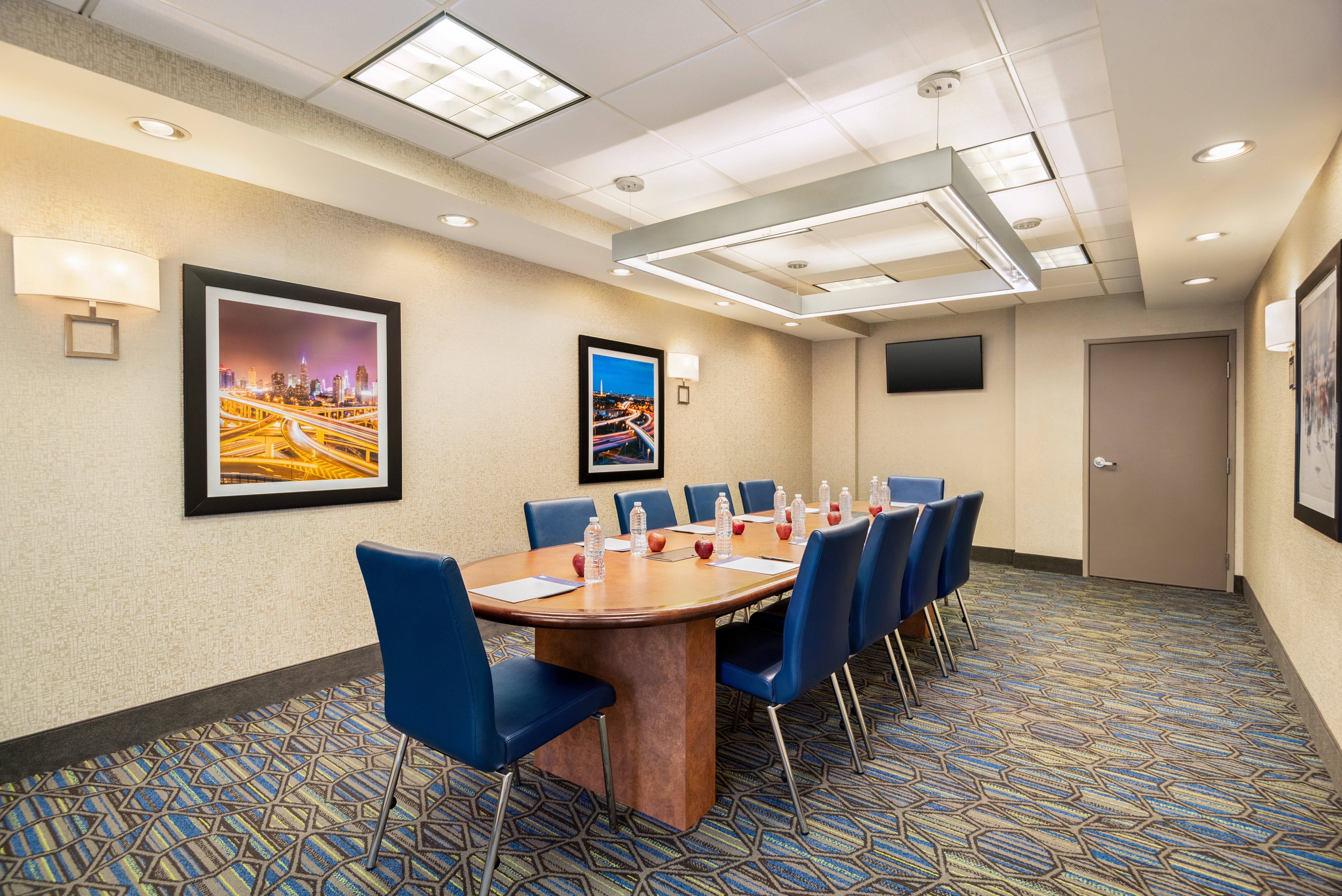 holiday inn express hotel and suites fredericksburg by ihg
