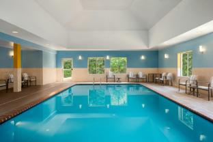 holiday inn express hotel and suites fredericksburg by ihg