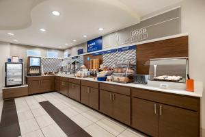 holiday inn express hotel and suites fredericksburg by ihg