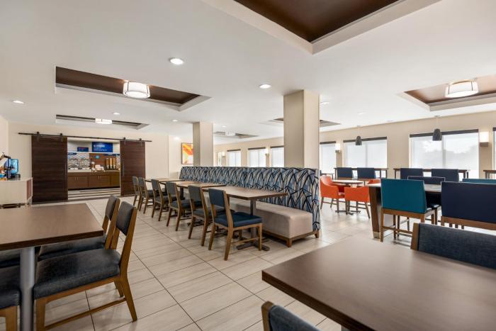 holiday inn express hotel and suites fredericksburg by ihg