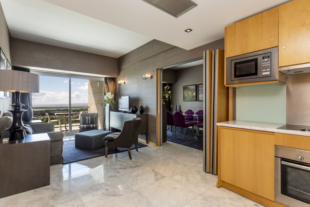 crowne plaza caparica lisbon by ihg