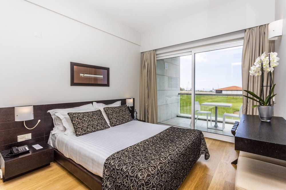 crowne plaza caparica lisbon by ihg