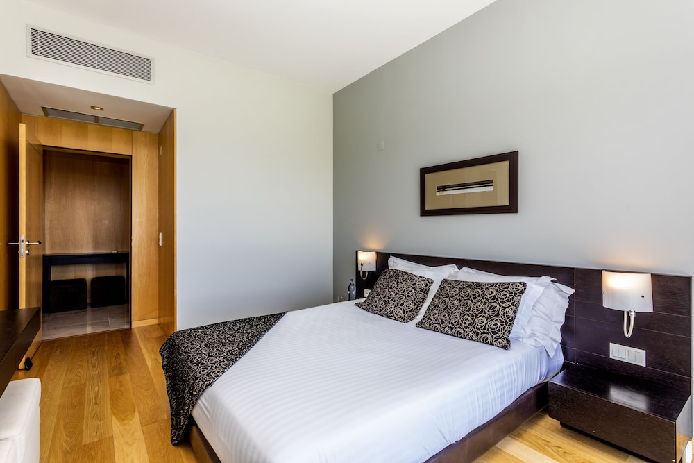 crowne plaza caparica lisbon by ihg