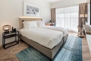 crowne plaza caparica lisbon by ihg