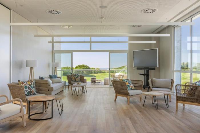crowne plaza caparica lisbon by ihg
