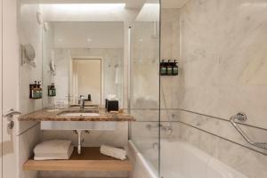 crowne plaza caparica lisbon by ihg