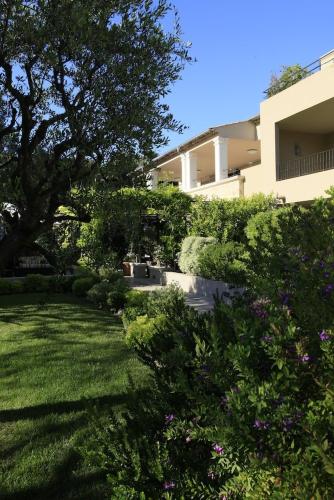Les Mas Du Grand Vallon,Cannes>>Alpes-Maritimes,4 star