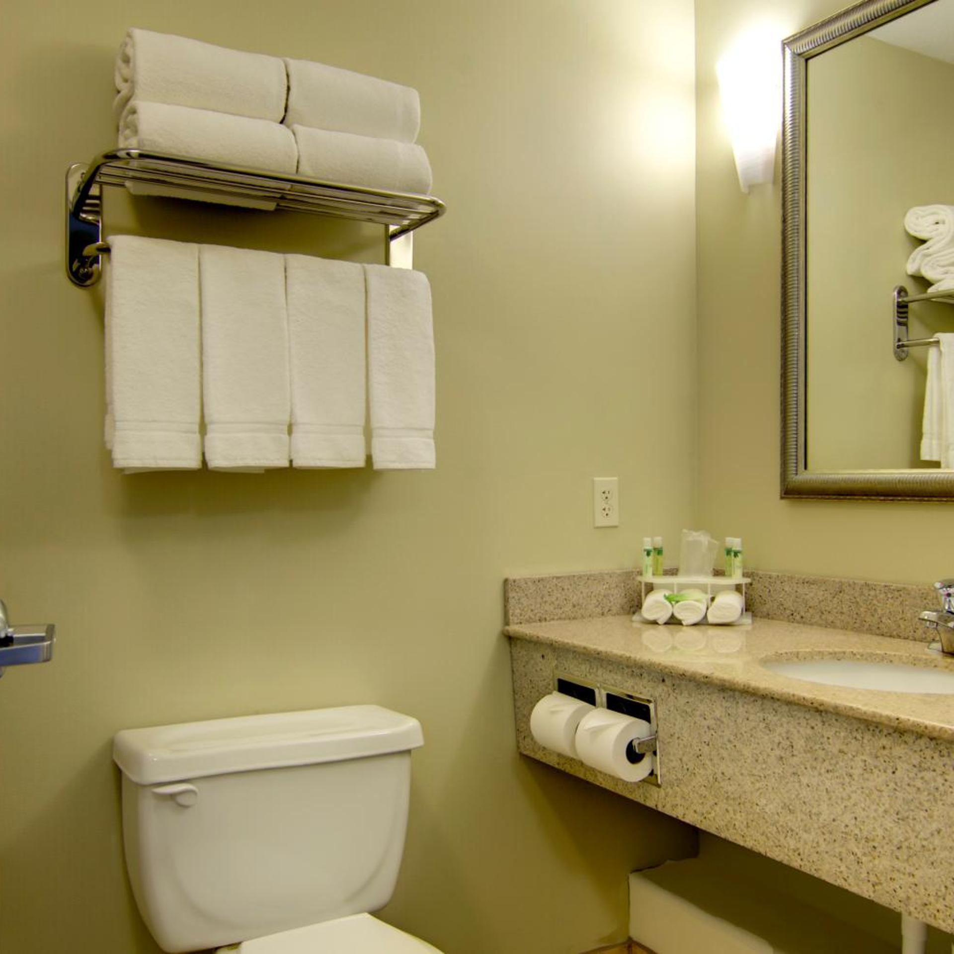 holiday inn express hotel and suites kansas city sports complex