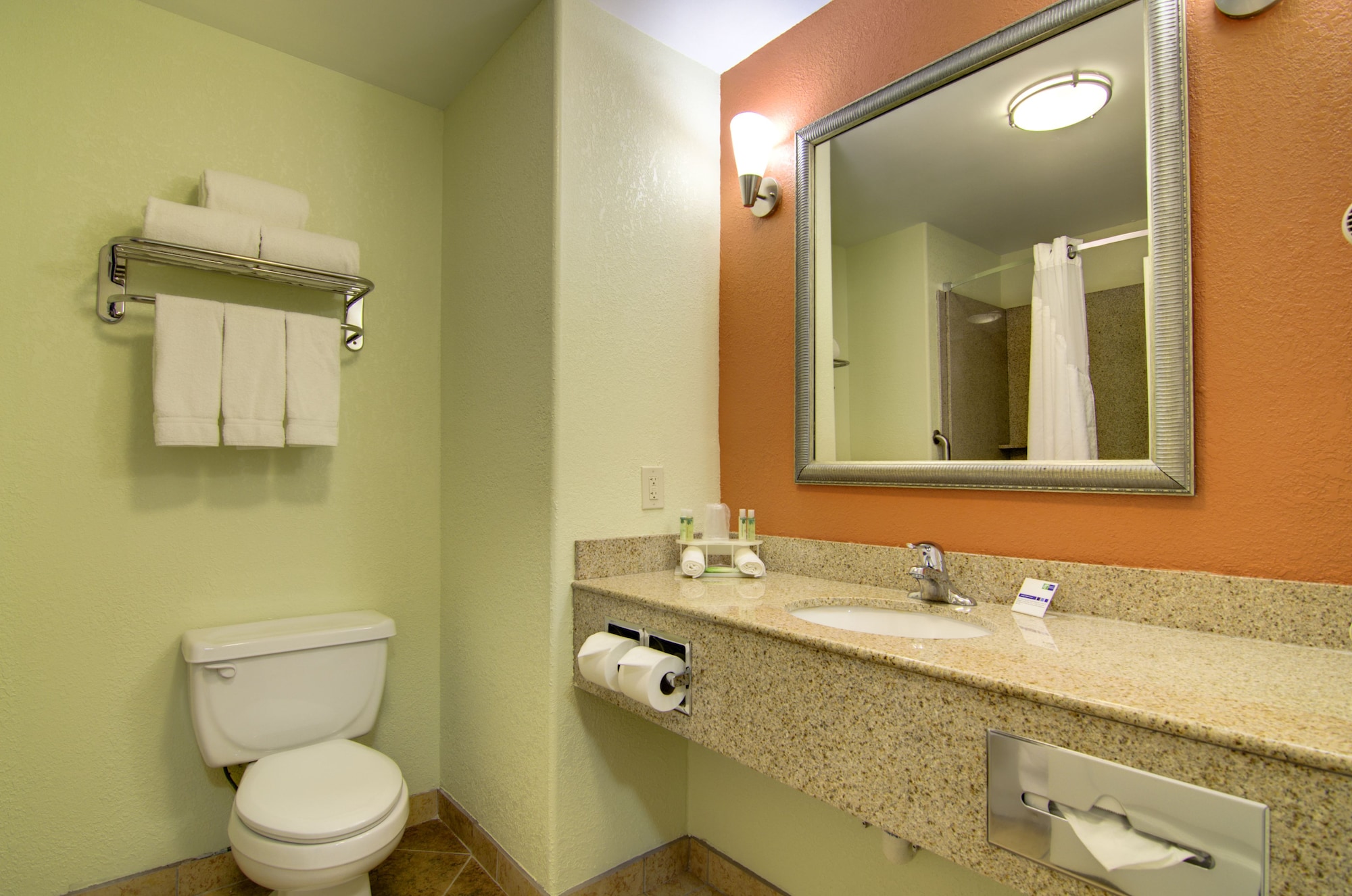 holiday inn express hotel and suites kansas city sports complex