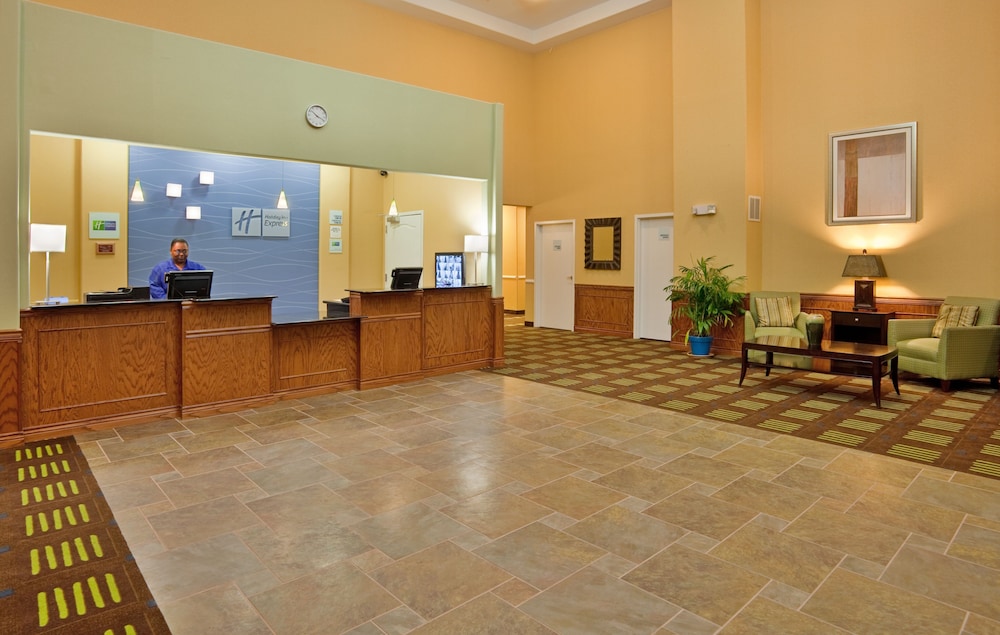 holiday inn express hotel and suites kansas city sports complex