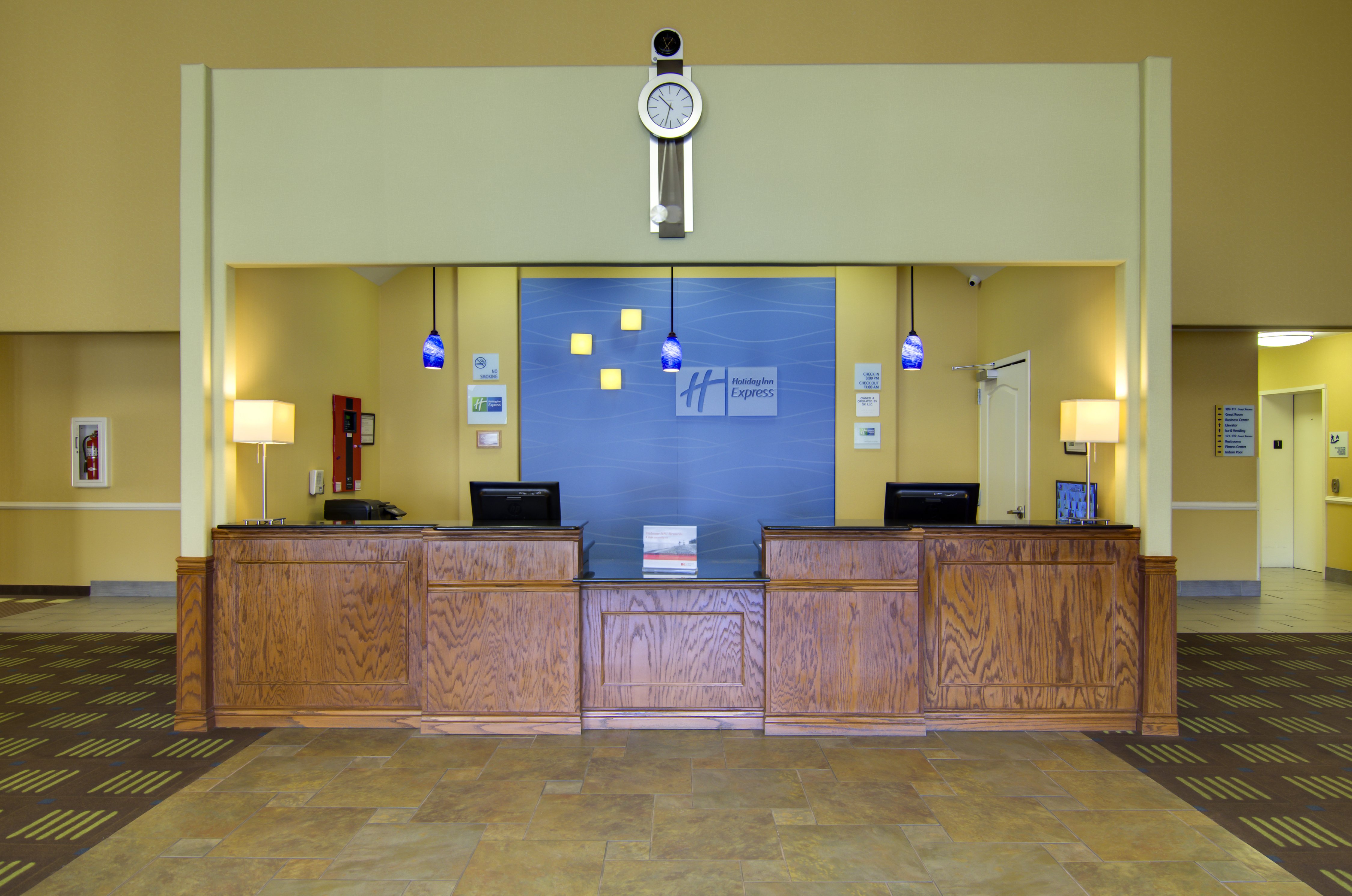 holiday inn express hotel and suites kansas city sports complex
