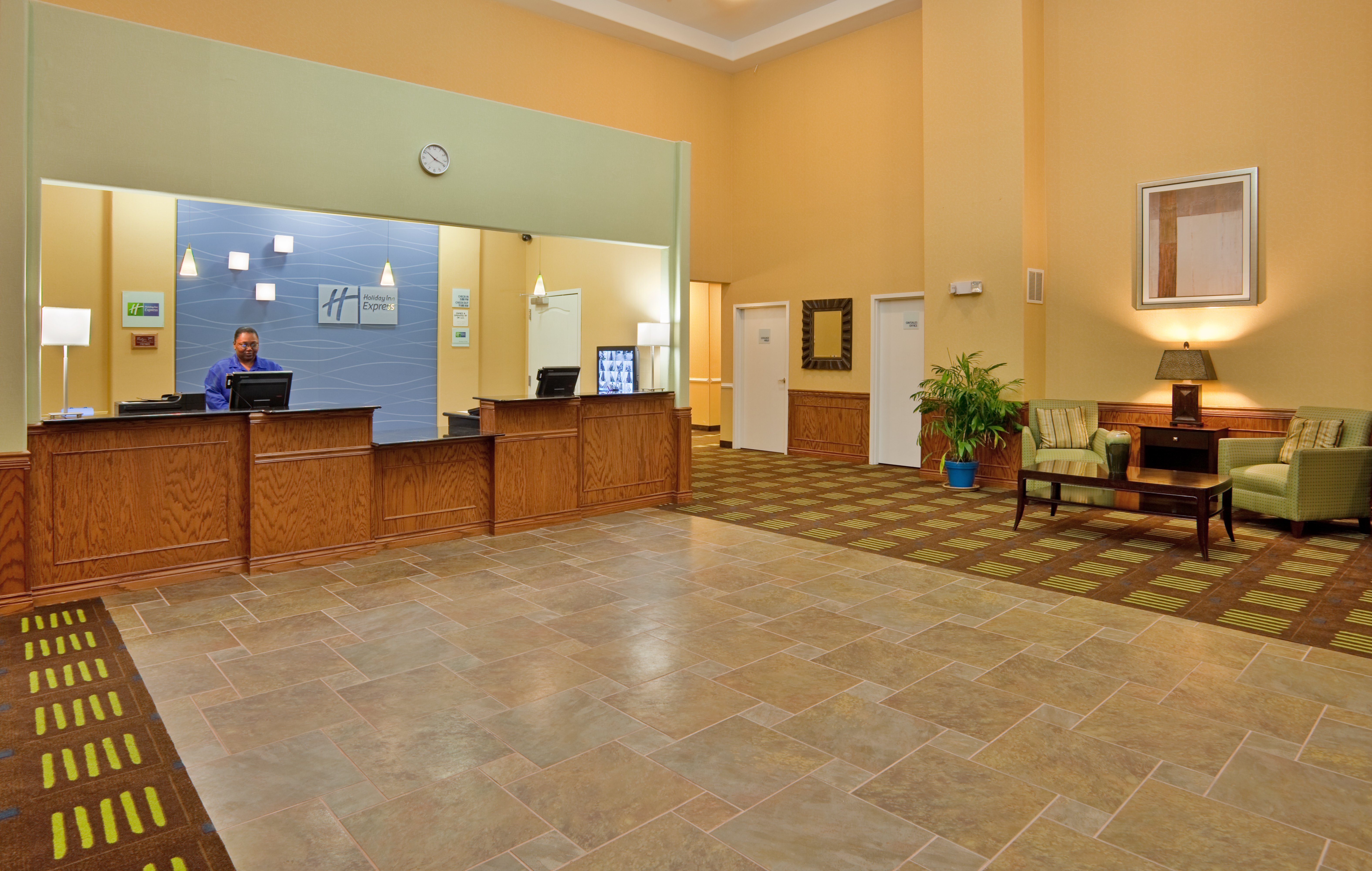 holiday inn express hotel and suites kansas city sports complex