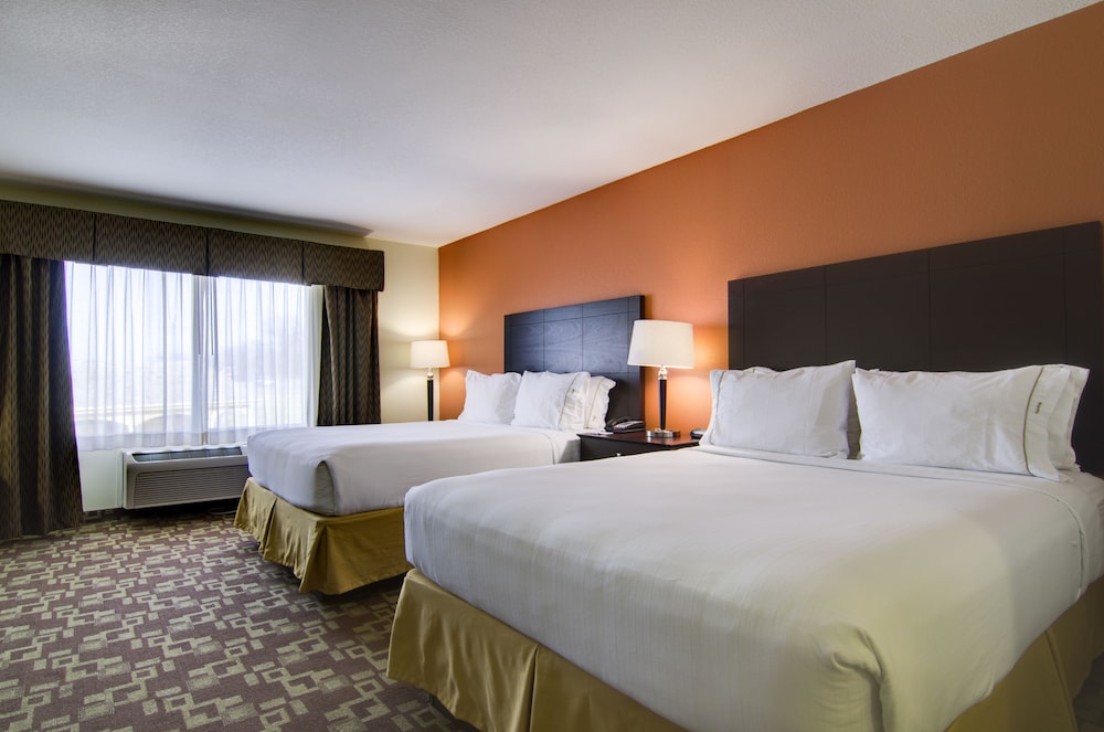 holiday inn express hotel and suites kansas city sports complex