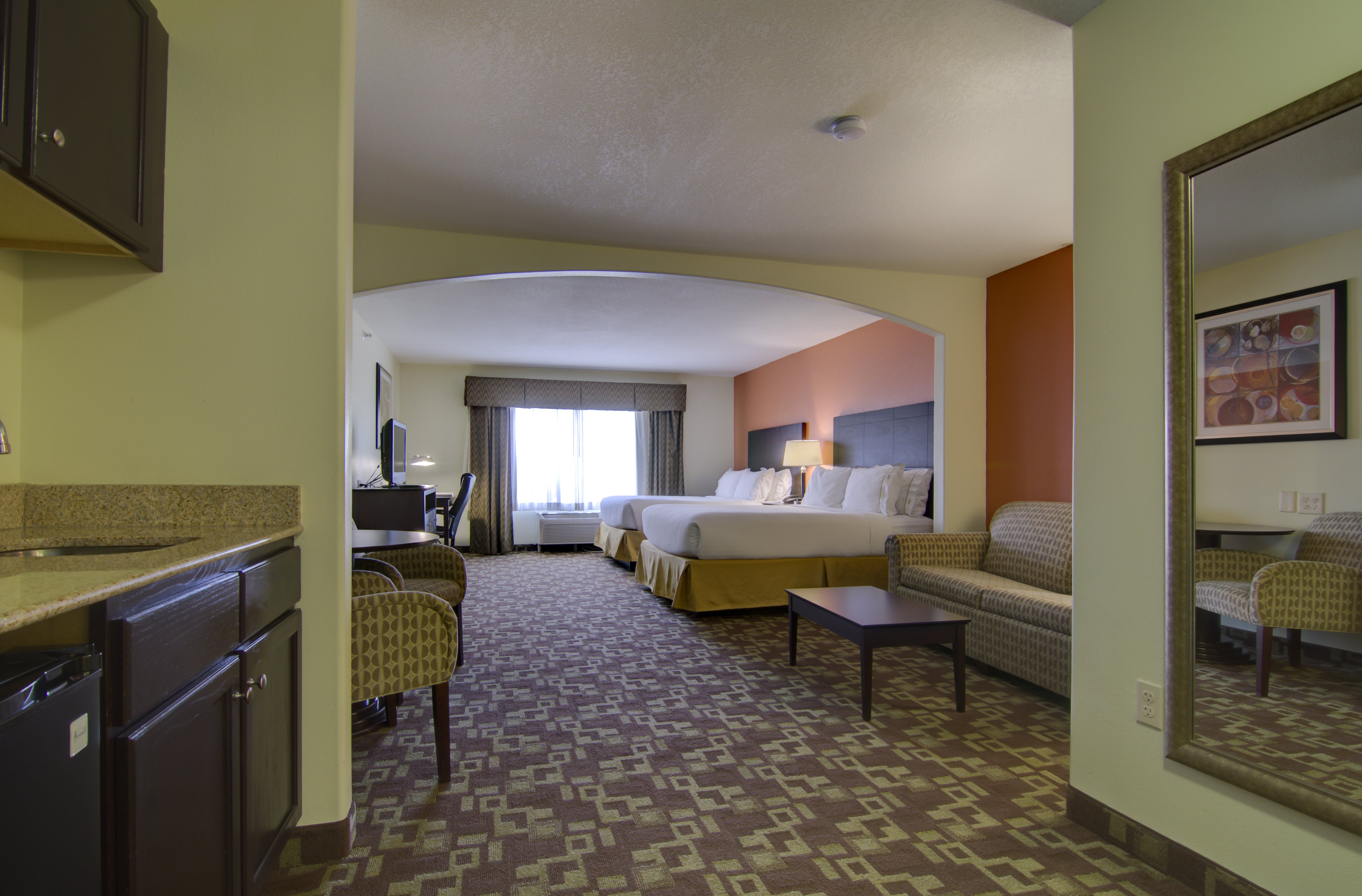 holiday inn express hotel and suites kansas city sports complex