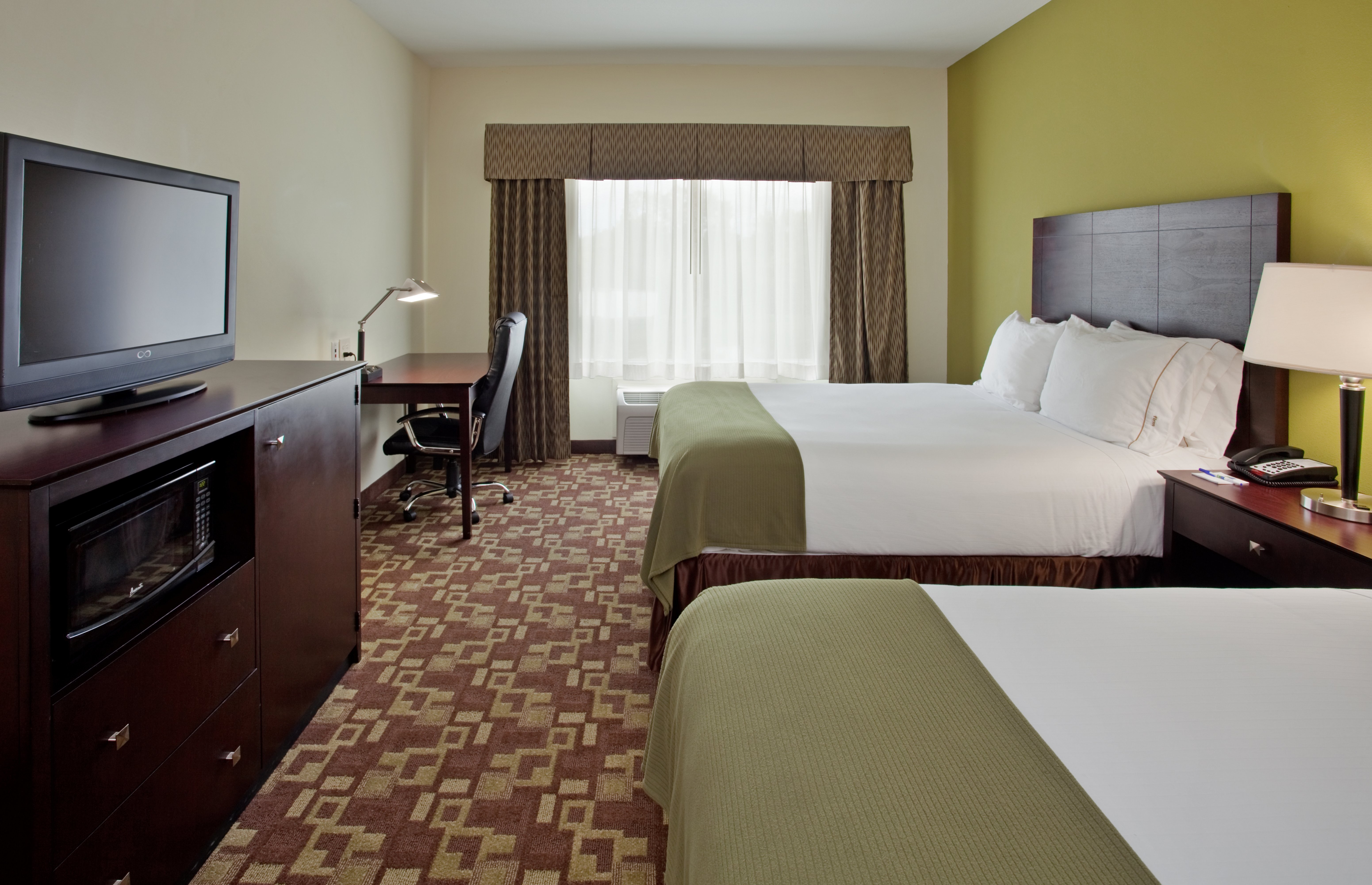 holiday inn express hotel and suites kansas city sports complex