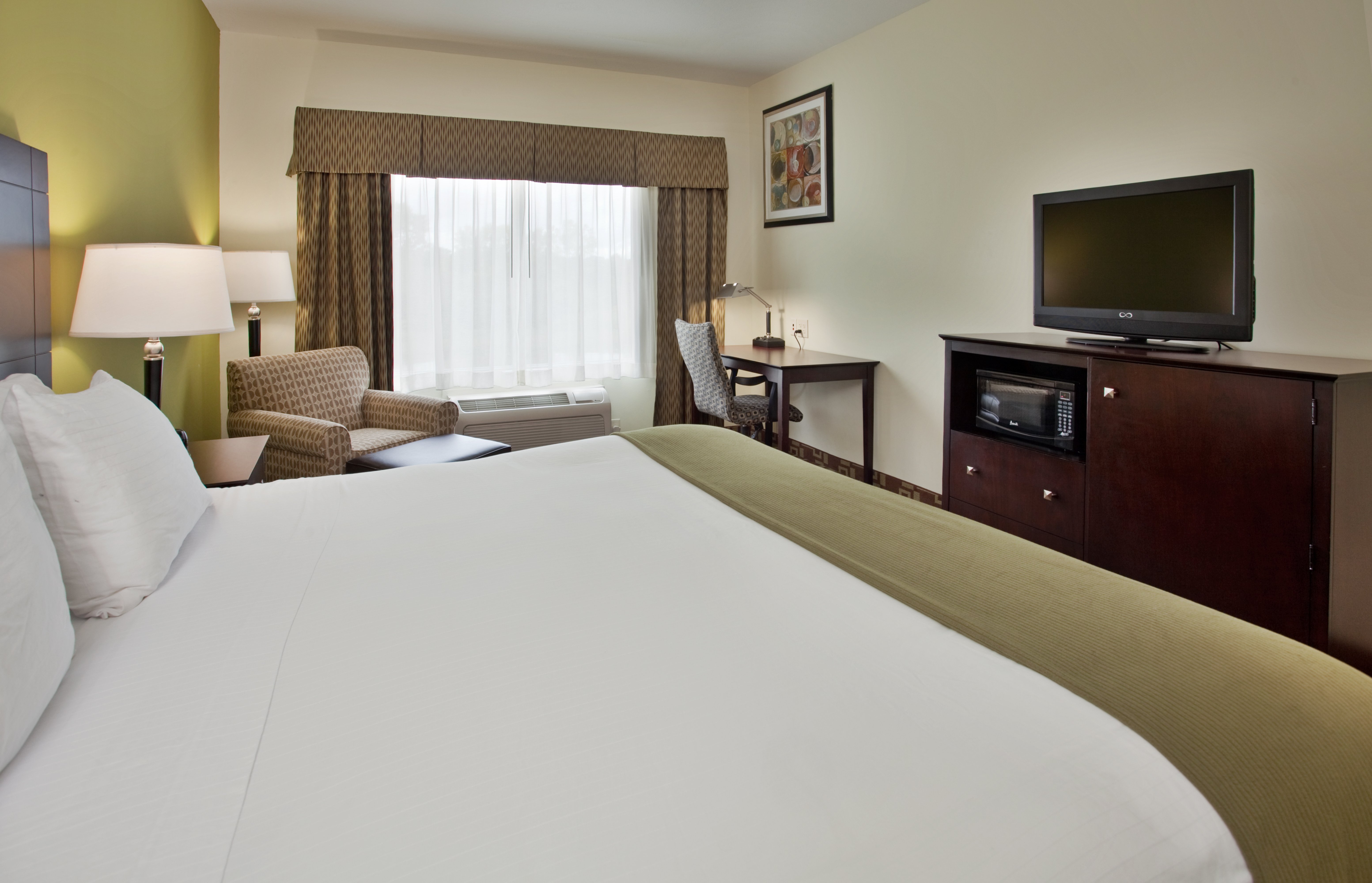 holiday inn express hotel and suites kansas city sports complex