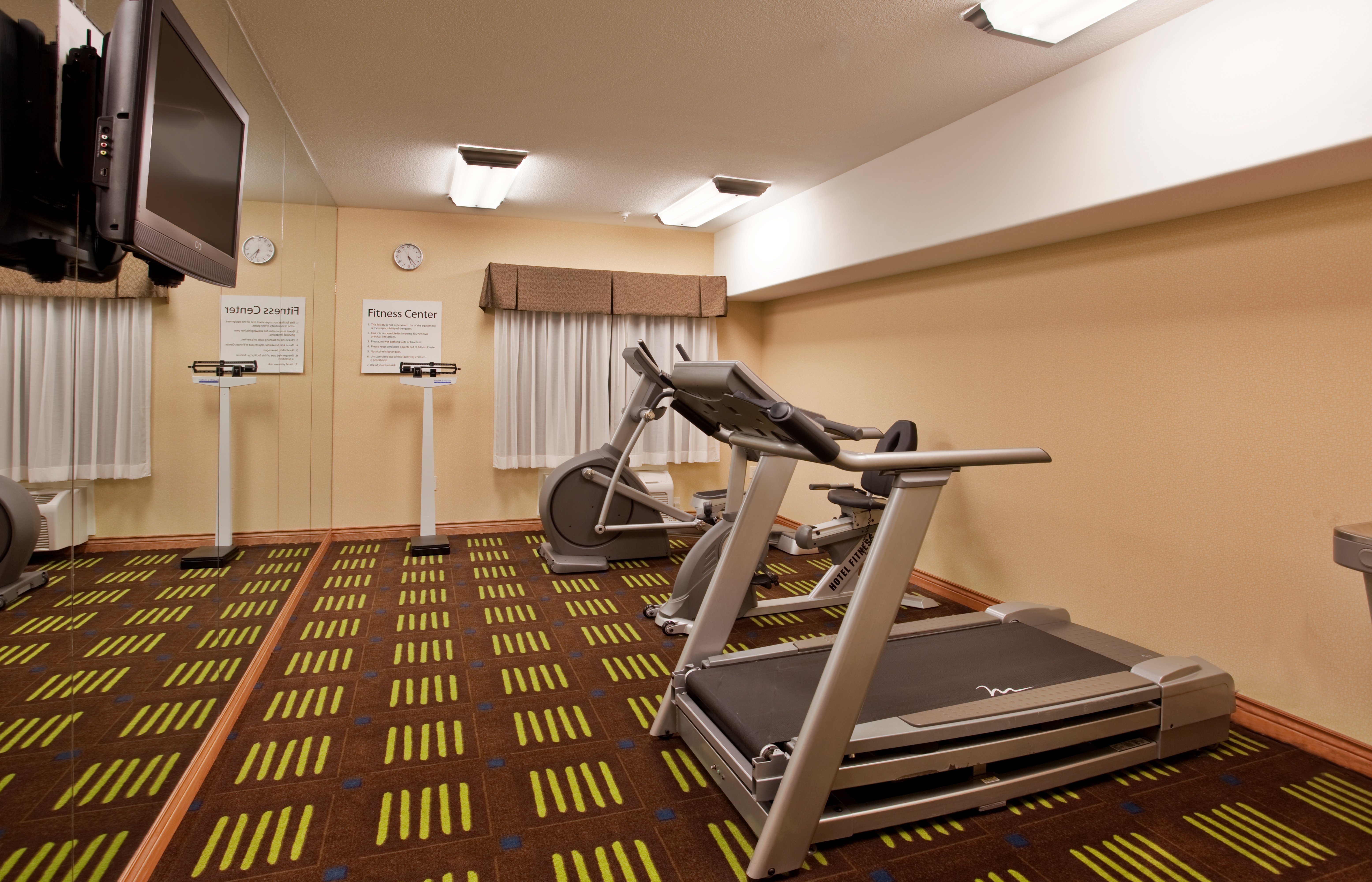 holiday inn express hotel and suites kansas city sports complex