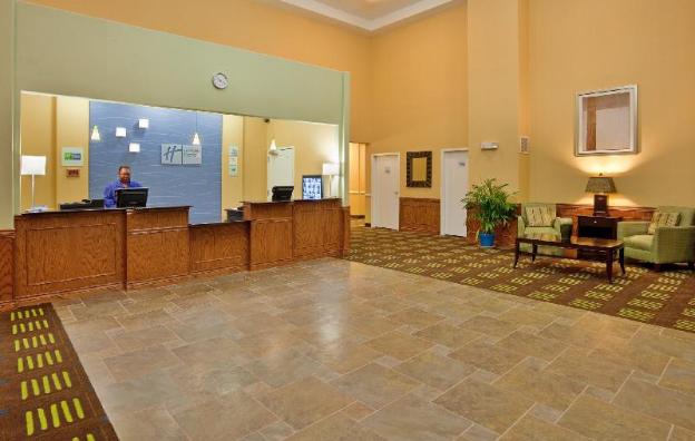 holiday inn express hotel and suites kansas city sports complex
