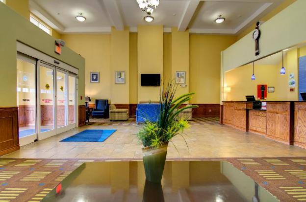 holiday inn express hotel and suites kansas city sports complex