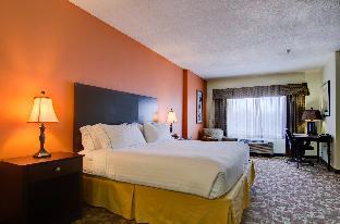holiday inn express hotel and suites kansas city sports complex