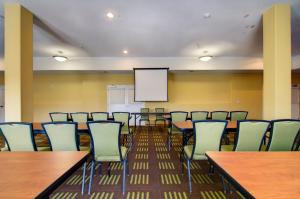 holiday inn express hotel and suites kansas city sports complex