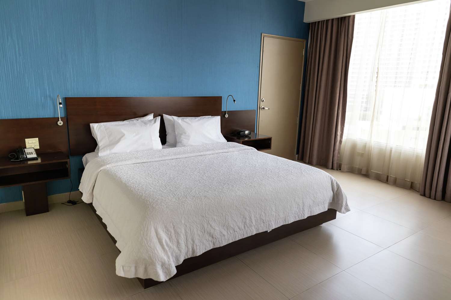 hampton by hilton panama